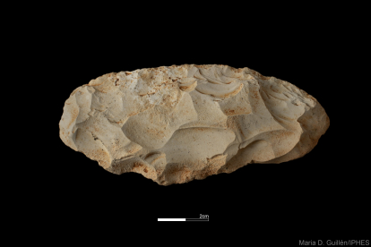 ATA24-GIIb-H22-1_3. Raedera de sílex neógeno Galería (sierra de Atapuerca)