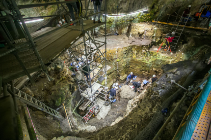 Superficie de excavación en dos áreas diferentes en Portalón