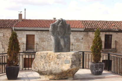 Monumento 'Homenaje a mis paisanos'