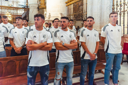 El Burgos CF cumple con la tradición en la Catedral.