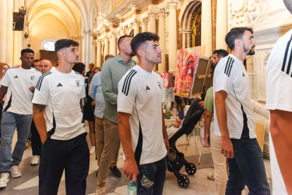 El Burgos CF cumple con la tradición en la Catedral.