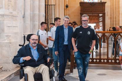 El Burgos CF cumple con la tradición en la Catedral.