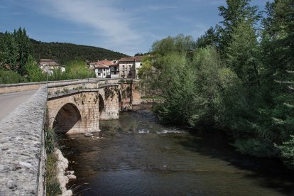 Puente de San Pablo en Covarrubias.