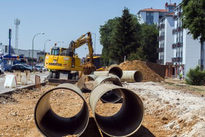 Las obras de urbanización de varias calles en el polígono de Burgos Este conllevan la sustitución de redes de fibrocemento.