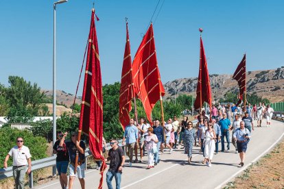 Desfile de los pendones por la loclidad de Ubierna.