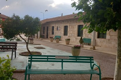 Edificio levantado en 1905 para albergar las escuelas, hoy Ayuntamiento.