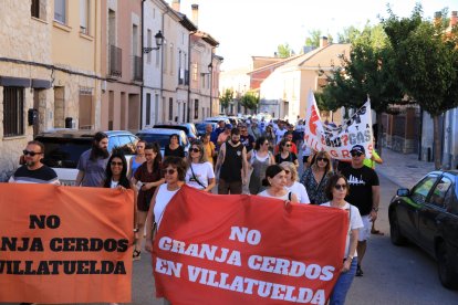 Manifestación contra las macrogranjas