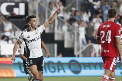 Curro celebra un gol ante el Cartagena.