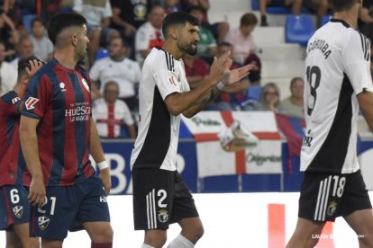 Imagen del partido entre el Huesca y el Burgos CF.