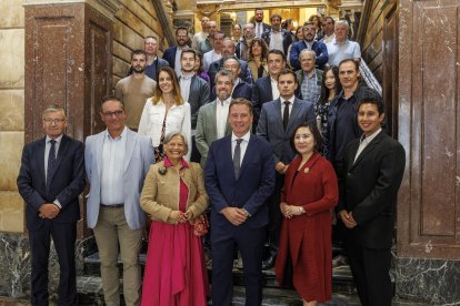 Foto de familia de los participantes en la misión comercial con los países de Filipinas, Indonesia y Somalia.