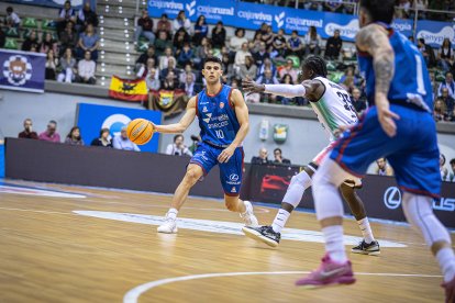 Gonzalo Corbalán durante el partido contra Alega Cantabria en el Coliseum.