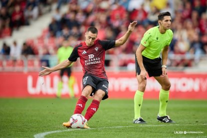 Imagen del partido entre el Mirandés y el Granada.