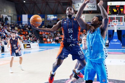 Lance Jones, durante el partido contra Palencia.