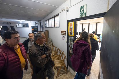 Muchas personas pasaron a lo largo del día por las instalaciones de La Parrala.
