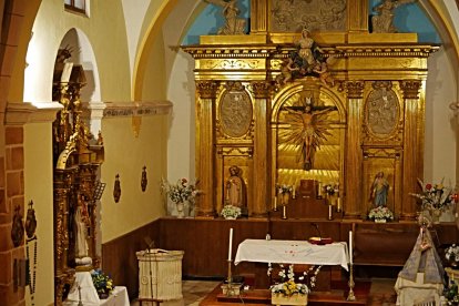 Interior de la iglesia de Santa María, en Solduengo.