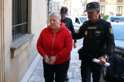 La Audiencia Provincial de León acoge el juicio contra la mujer acusada de matar al hombre con el que convivía en Villagarcía de la Vega