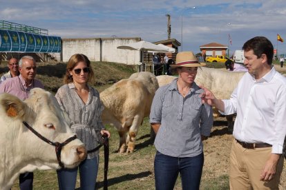 Imagen publicada por el presidente de la Junta en su cuenta en 'X' en el Día de la Mujer Rural.