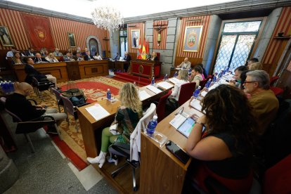 Vista general de la sala de Plenos del Ayuntamiento de Burgos, durante la sesión del mes de octubre.