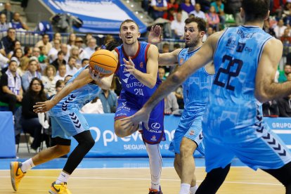 Imagen del partido del Silbö San Pablo Burgos contra Palencia.