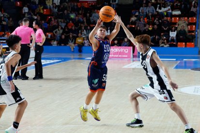 Imagen del partido entre el Grupo Ureta Tizona Burgos y Valladolid.