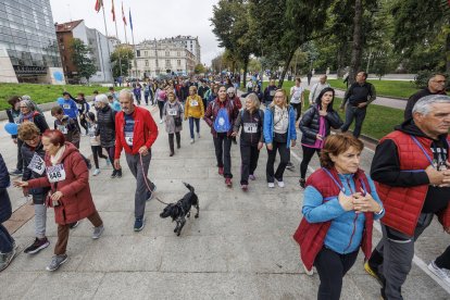 El color azul, símbolo de la asociación, llenó las calles de capital.