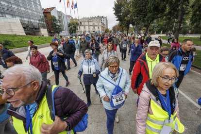 El color azul, símbolo de la asociación, llenó las calles de capital.