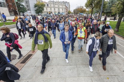 El color azul, símbolo de la asociación, llenó las calles de capital.