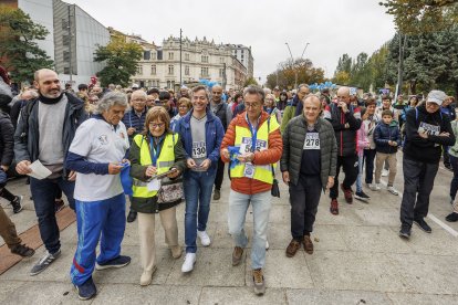 El color azul, símbolo de la asociación, llenó las calles de capital.