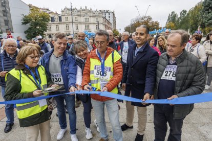 El color azul, símbolo de la asociación, llenó las calles de capital.