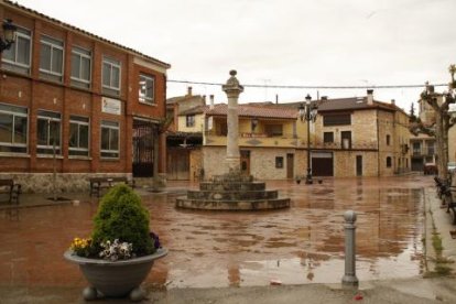 La plaza del Ayuntamiento guarda la memoria de su trazado medieval.