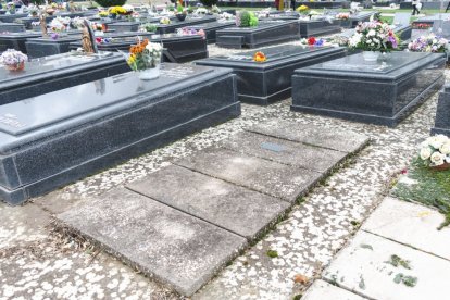 La ampliación del cementerio se abrió en el año 2004.