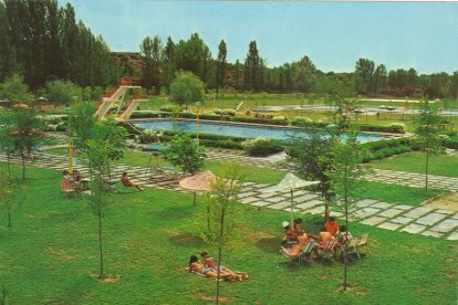 Imagen histórica de la piscina La Calabaza de Aranda