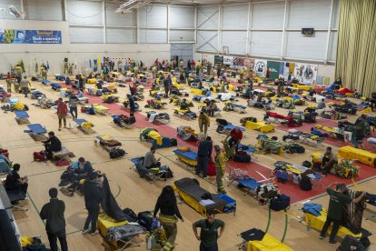 Polideportivo municipal Andrés Nicolás López Ruiz de Aldaya, donde 240 integrantes del dispositivo de Castilla y León descansan, una jornada más, para ayudar en las labores de rescate y limpieza causadas por la Dana en Valencia