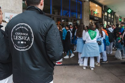 El Día del Peñista ha llenado de color y música el centro de Burgos.