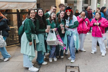 El Día del Peñista ha llenado de color y música el centro de Burgos.