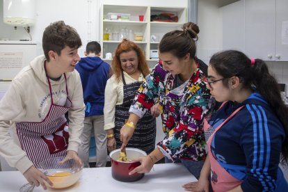 Un centenar de voluntarios colaboran en programas de ocio con la Fundación Aviva para defender la inclusión y los derechos de las personas con discapacidad