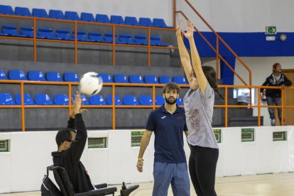 Un centenar de voluntarios colaboran en programas de ocio con la Fundación Aviva para defender la inclusión y los derechos de las personas con discapacidad