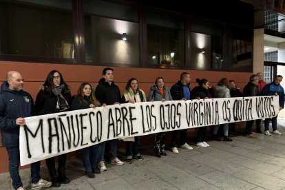 Los padres de los niños del fútbol base de la arandina piden la expulsión del PP de la presidenta del club deportivo y concejala Virginia Martínez