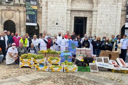 La asociación de cocineros ya realizó una paella solidaria para ayudar a los afectados por la erupción del volcán de La Palma.