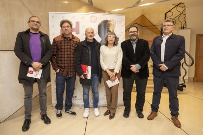 El secretario general de UGT en Castilla y León, Faustino Temprano, asistió al acto de entrega de las XIX Distinciones Pablo Iglesias. A este también asistió el secretario regional del PSOE, Luis Tudanca.