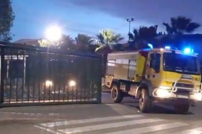 Medios de la JCyL dejando Valencia.