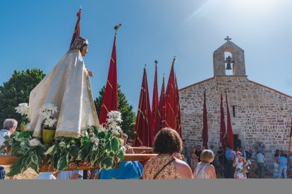 La ermita de Montes Claros recibió en verano a los vecinos de la Merindad de Río.Ubierna.
