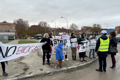 Los vecinos reivindican al delegado territorial en la última visita de Mañueco a Aranda