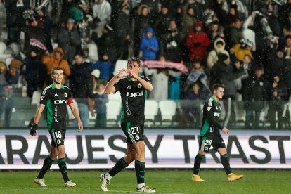 David López celebra el gol que dio la victoria al Burgos CF ante el Eldense.