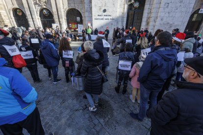 Presentación del Ecoproyecto HOVO de Huerteco para evitar la desaparición de la gallina negra castellana.