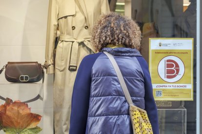 Imagen de un cartel de la última campaña de bonos al consumo.