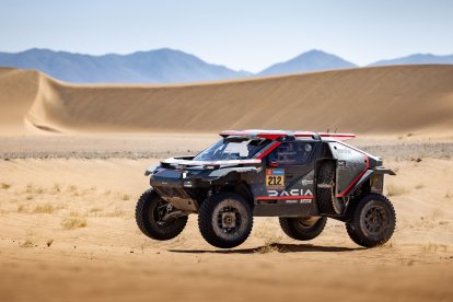 El Dacia Sandrider de Cristina Gutiérrez durante la etapa maratón.