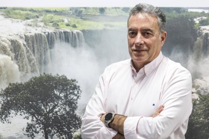 Joaquín Fernández de Valderrama es el presidente del colegio.