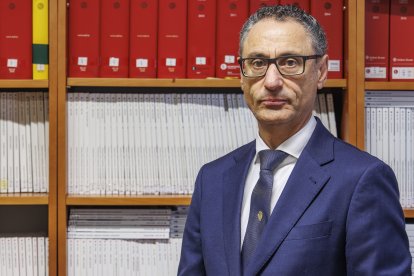 El decano del Colegio de Economistas de Burgos, Carlos Alonso de Linaje.