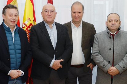 Un momento de la reunión del presidente de Conferco con el alcalde de Valladolid.